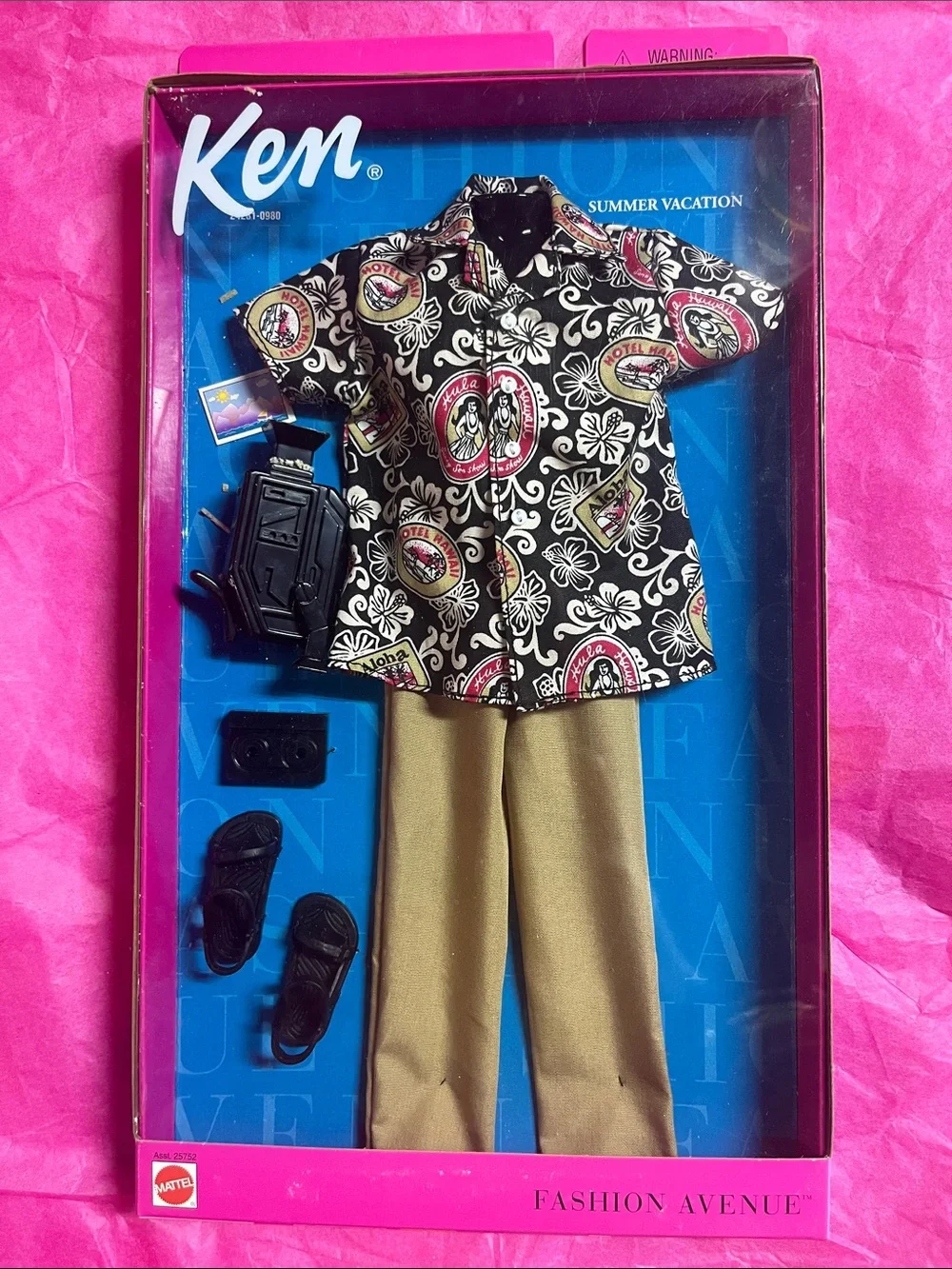 1999 Barbie Ken Fashion Avenue Summer Vacation outfit NRFB Super Rare Complete